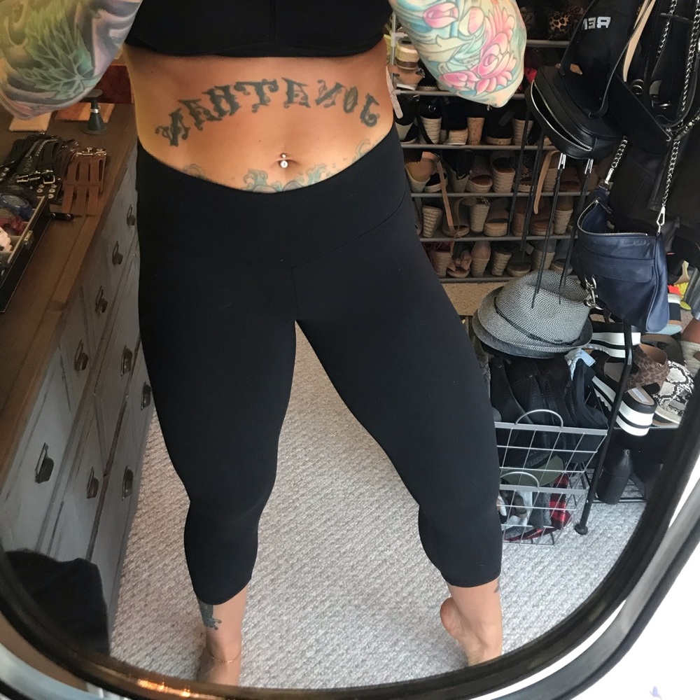 EUC LULULEMON Wunder Under Black Leggings